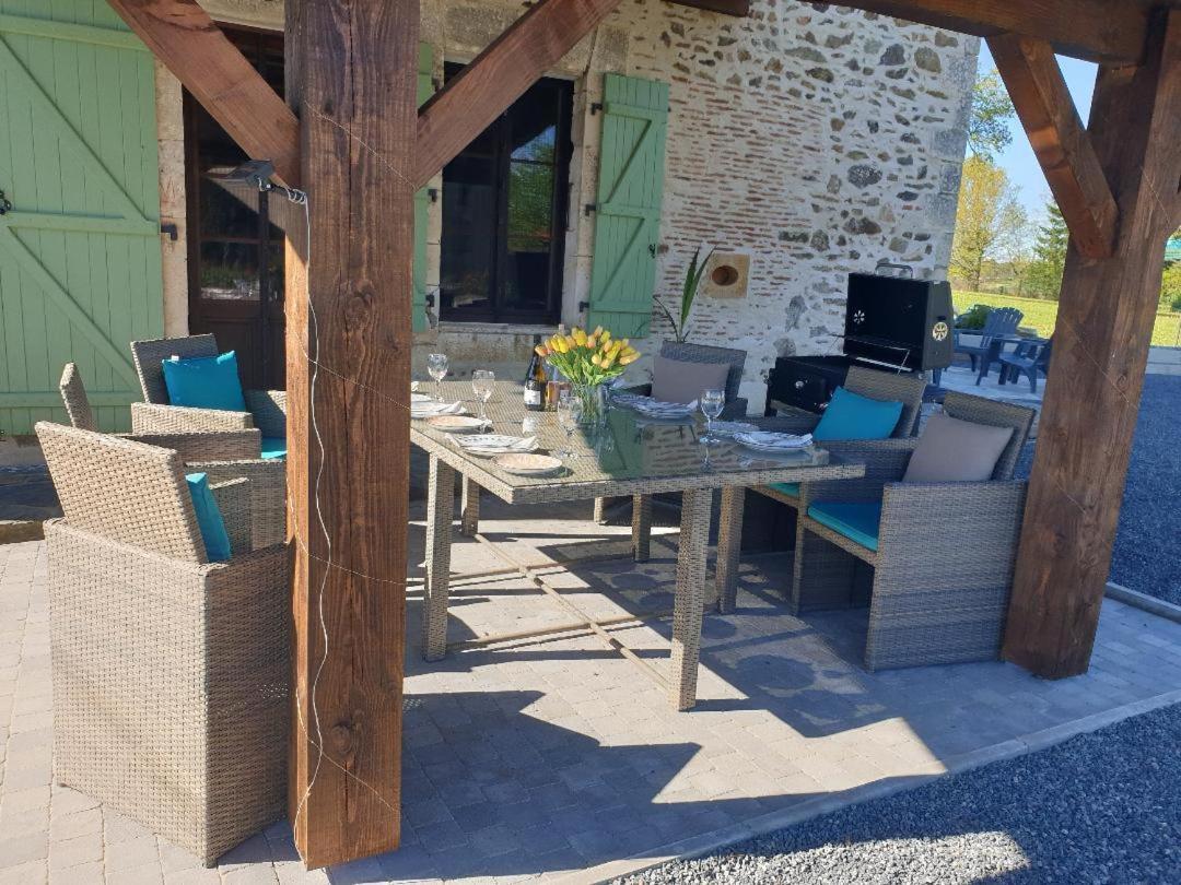 La Maison Du Lac Lavaud Saint-Quentin-sur-Charente Экстерьер фото